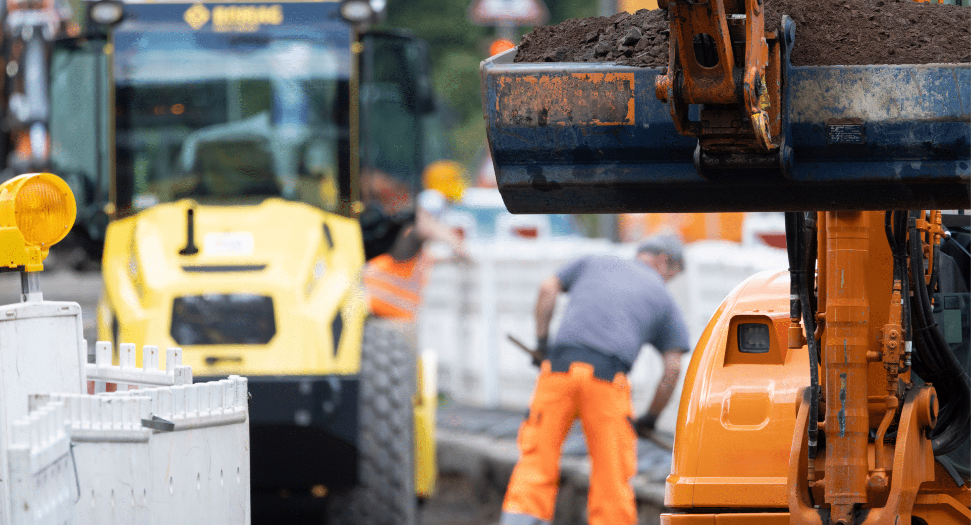 Baustelle mit Baumaschinen